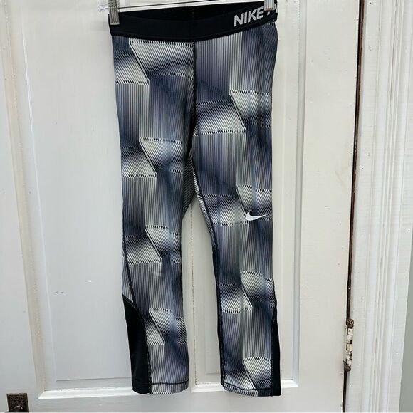Nike Pro athletic dri-fit leggings capris black gray women's medium - Picture 1 of 5